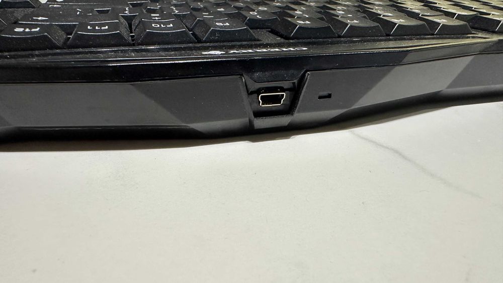 Клавиатура CHERRY MX-Board 3.0, Red суичове CHERRY-KEY-G80-3850LYBEU-2