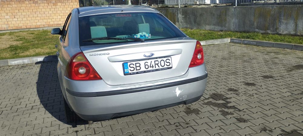 Autoturism Ford Mondeo