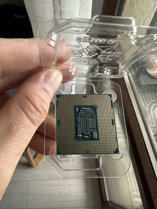 Intel I3 9100 + cooler stock