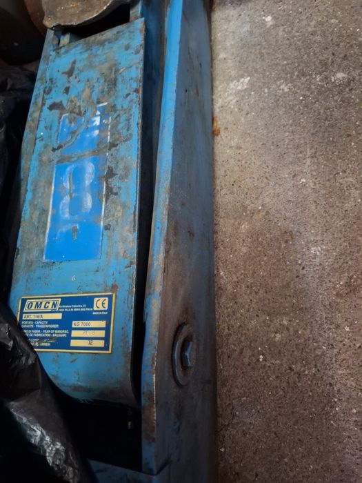 Vând cric hidraulic brat lung.