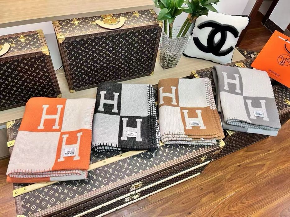 Hermes Одеяло и Възглавница