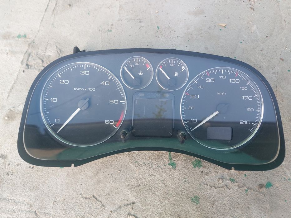 Останали части за Пежо 307 2.0 хди