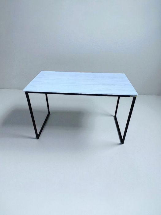 Stol loft uzgacha dizayn.