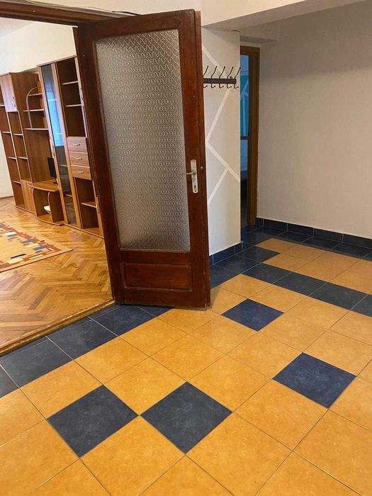 Apartament de inchiriat 3 camere, ultracentral Bacau