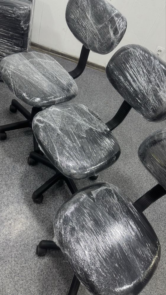 Stulchik pomoshnitsa kushetka sotiladi arzon narxlarda