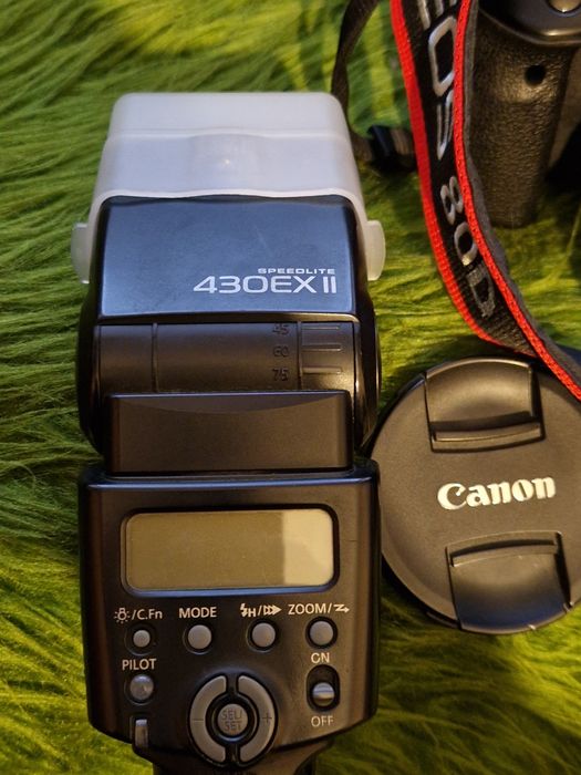Canon 80d с обектив 18-135 is usm