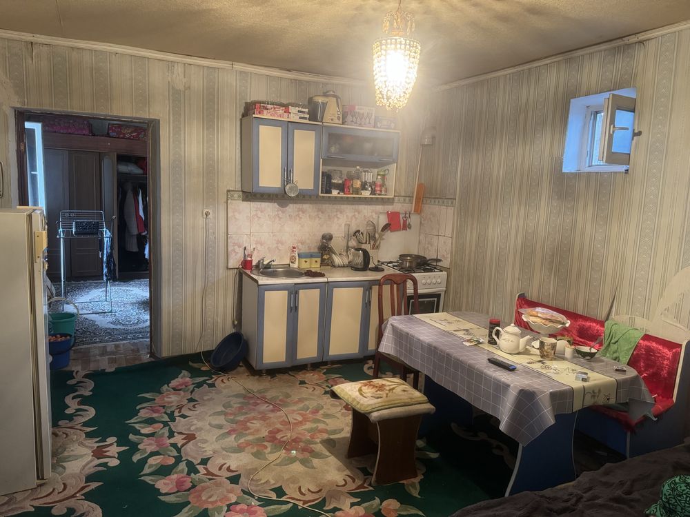 Времянка с земельным участком