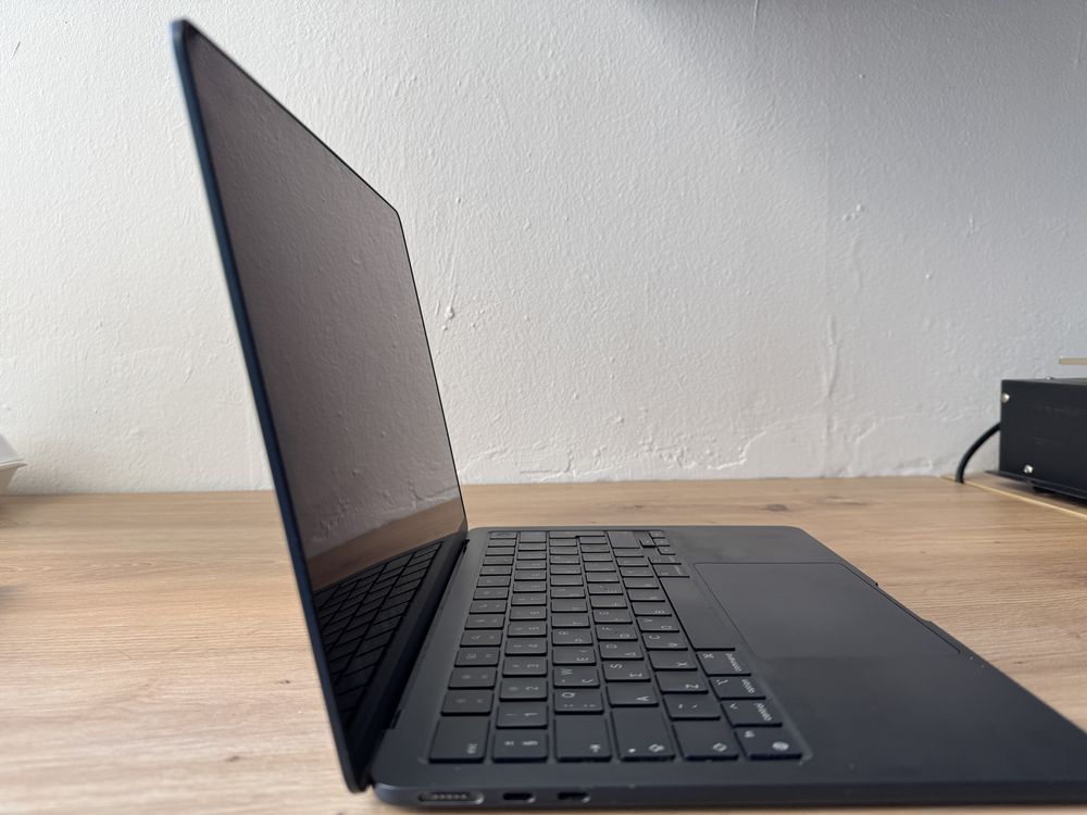 Macbook air M2 a2681 midnight 256gb