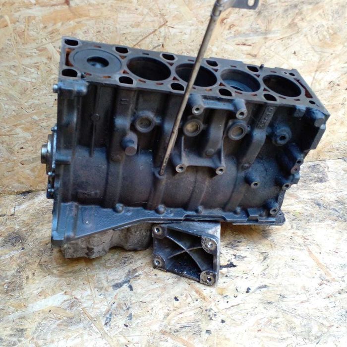 блок цилиндров в сборе  Ланд ровер Дискавери TD5 обьем 2.5 дизель