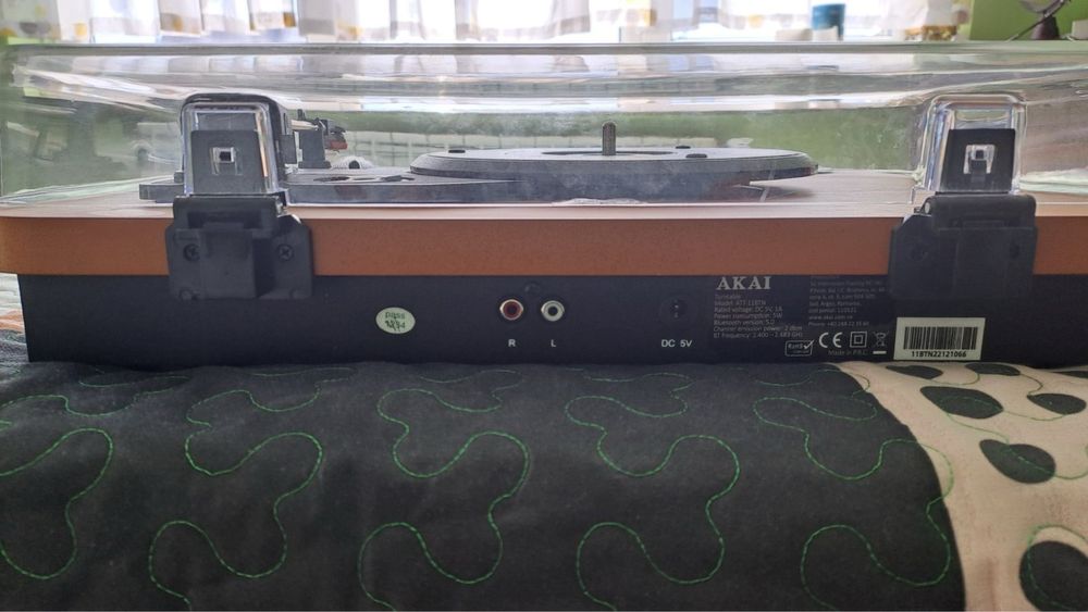 Грамофон. Модел: AKAI ATT-11BT като нов
