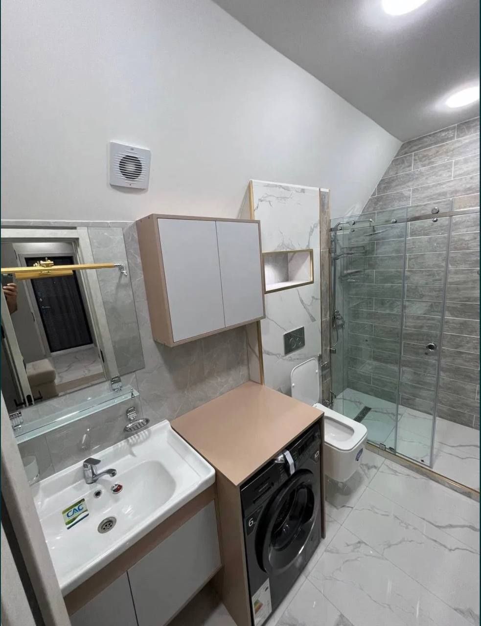 В супер центре Новостройка в Golden House Ц2 Алайский 2/8/8 своя