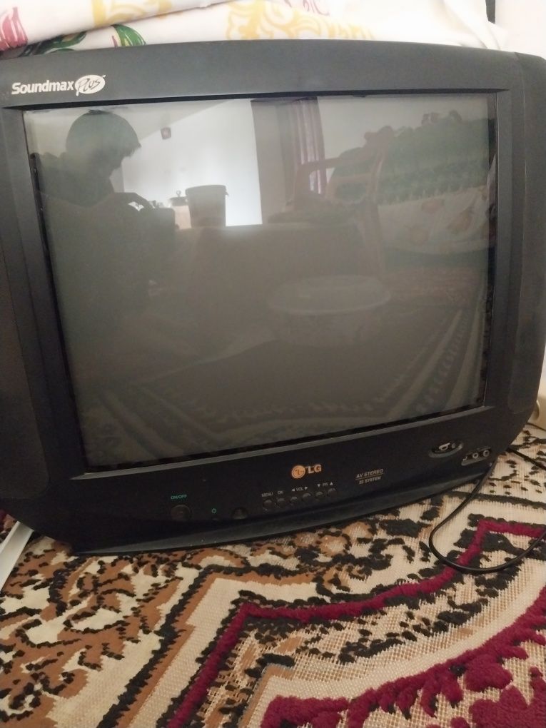 Telvizor ikkita panasonik va glji  holati zur