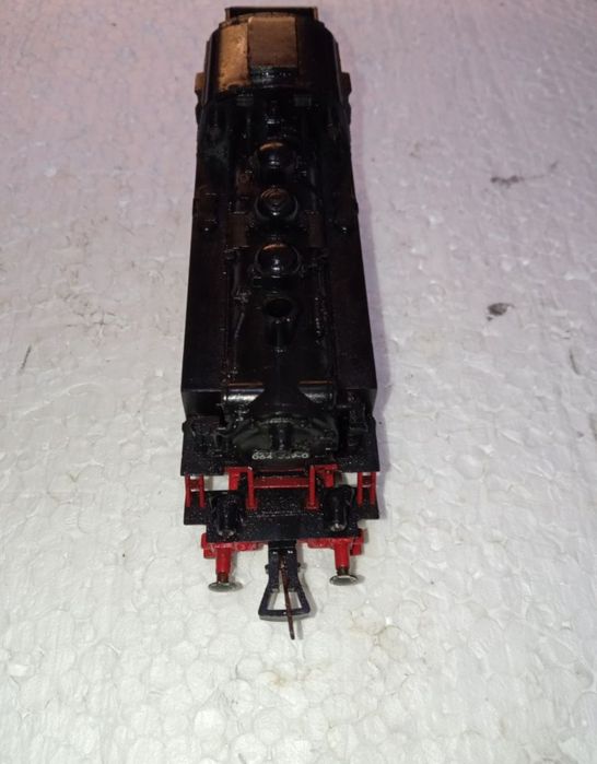 Locomotiva fleischmann BR064 scara H0, 1:87

Tracțiune integrală pe to