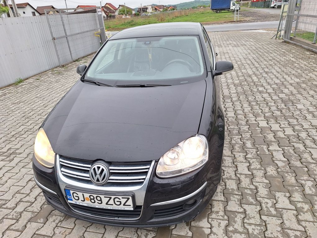 Vand VW Jetta 2008 automata ,piele,navigatie,incalzire scaune250k km