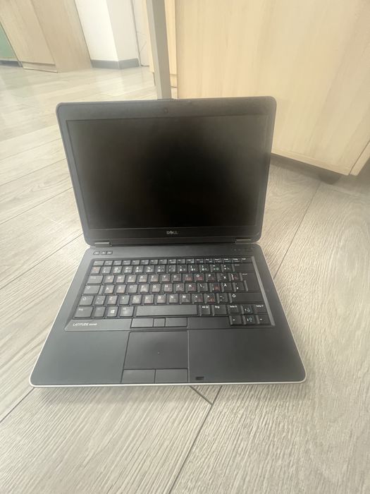 Ноутбук Dell в хорошем состоянии