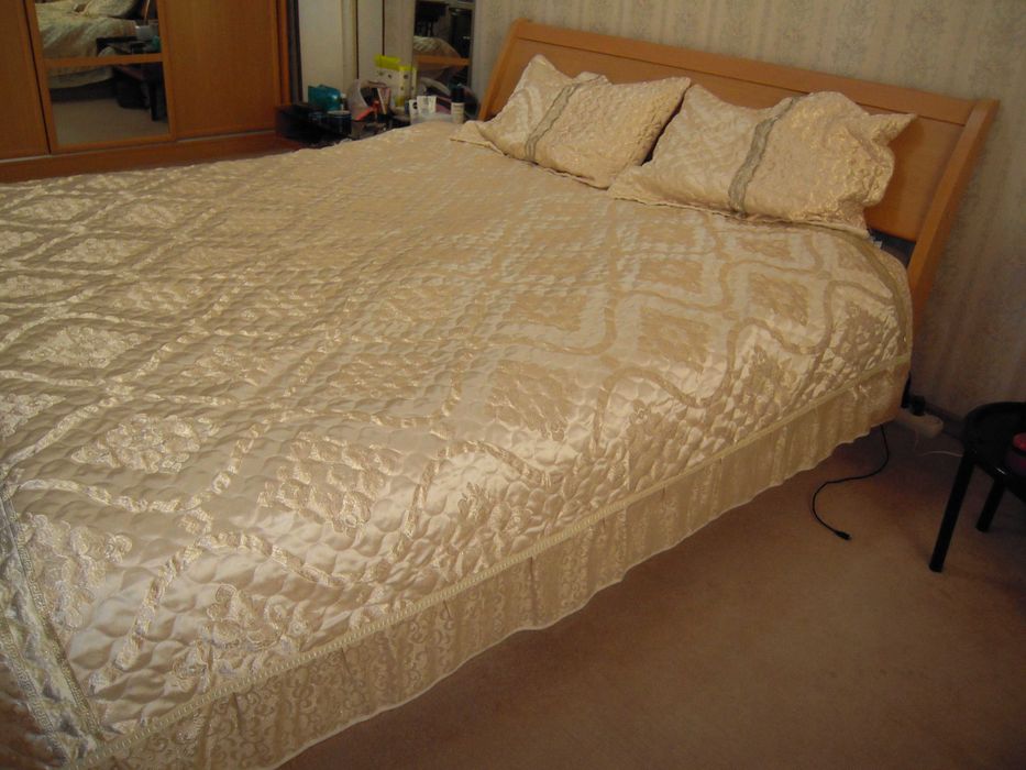 Стёганое покрывало Elegant Sleeping Series + 2 наволочки.