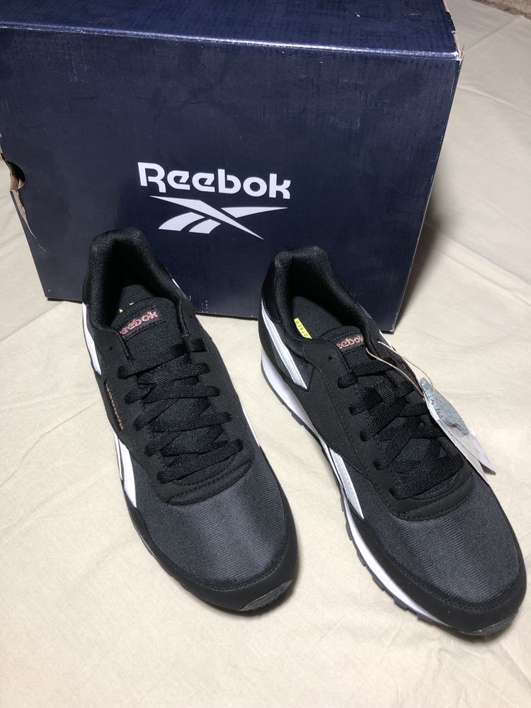 Reebok Rewind Ld00 Black/White 8UK (42)EUR