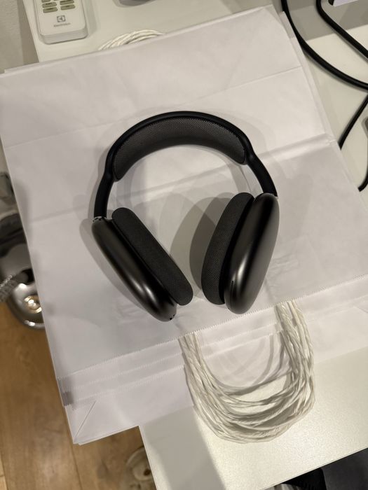 Airpods Max черный цвет