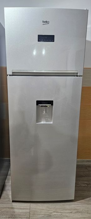 Combina frigorifica BEKO, (In stare foarte buna)
