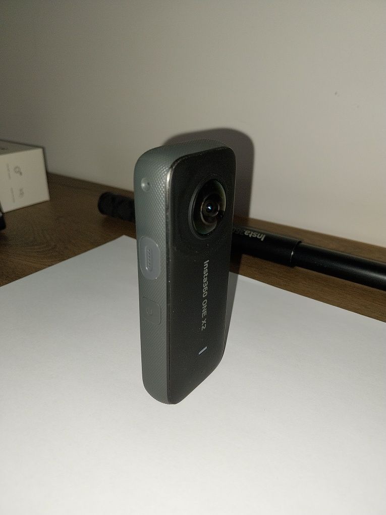 Insta 360 X2 екшън камера