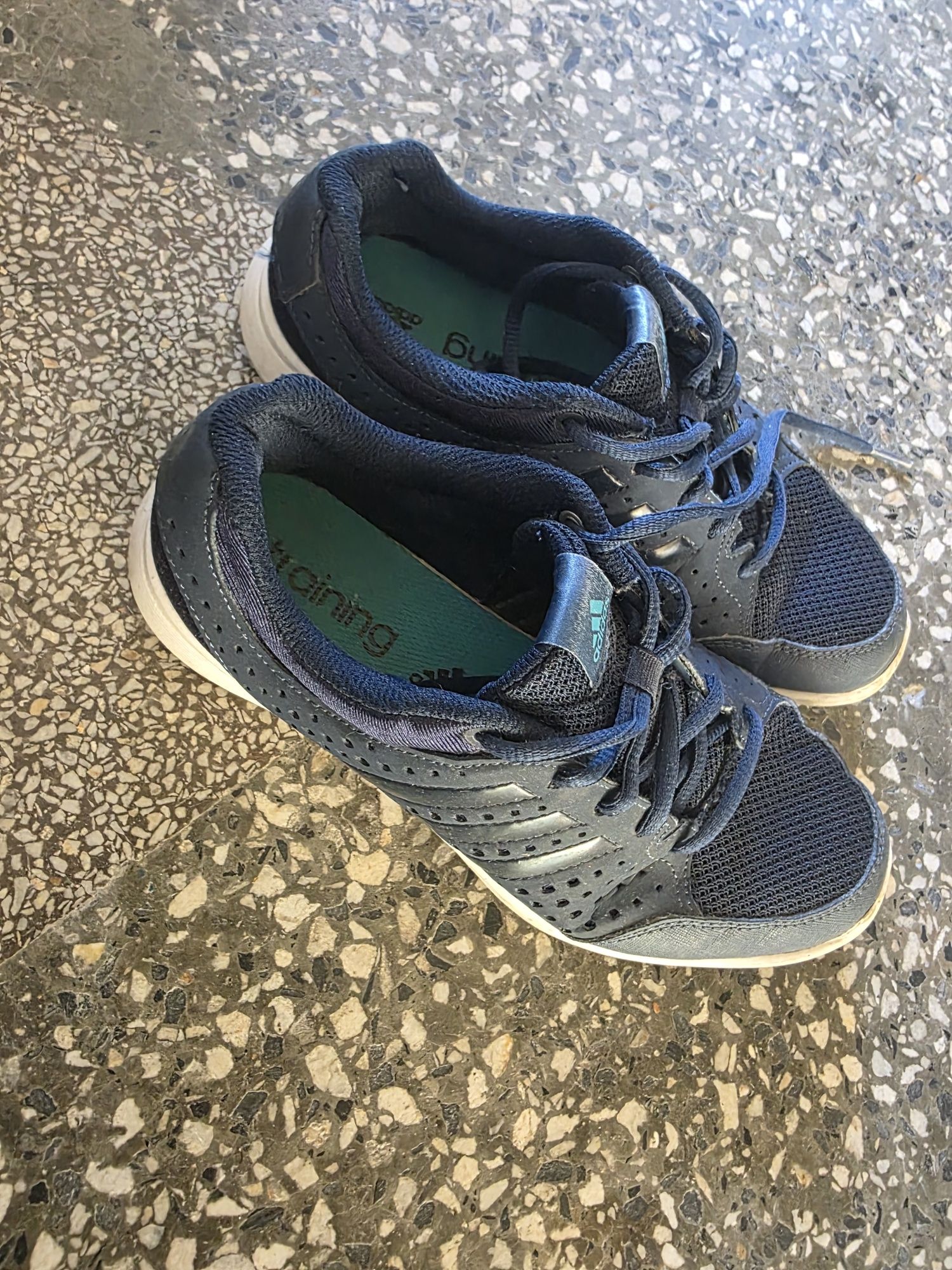 Маратонки Adidas 38 2/3