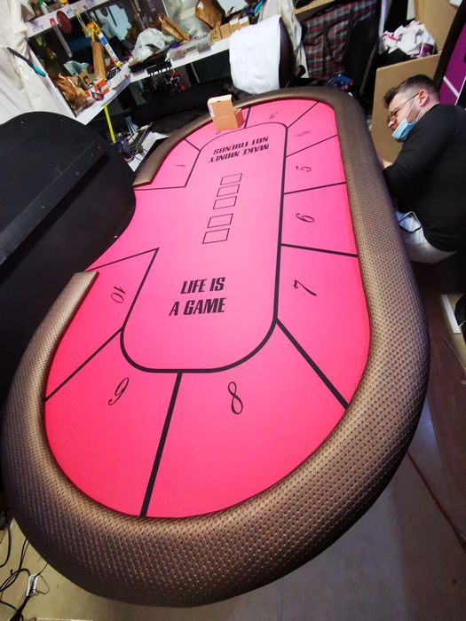 Mese de poker unice