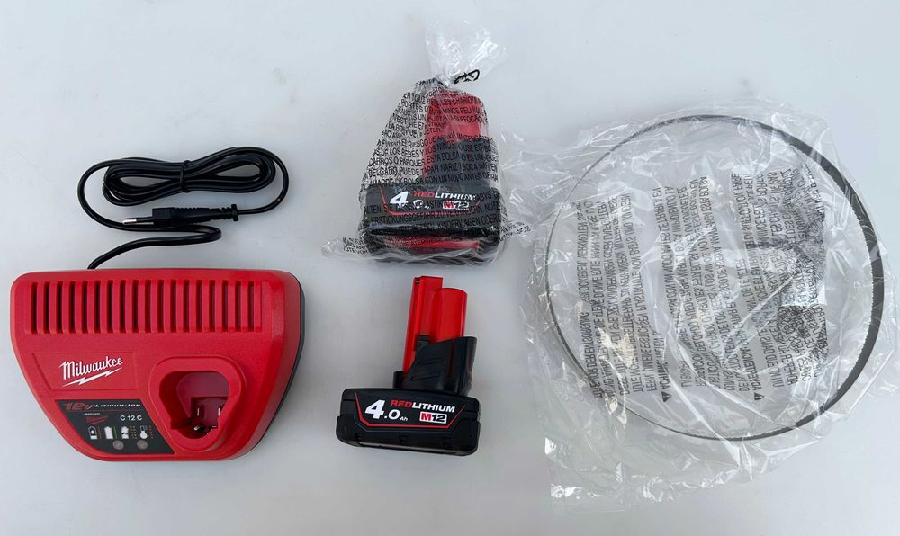 Milwaukee M12 BS - Нов акумулаторен лентов трион / банцинг 2х12V 4.0Ah