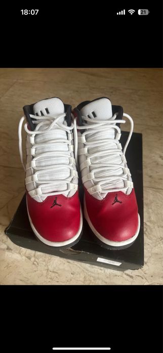 Adidasi Jordan Max Aura nr 38
