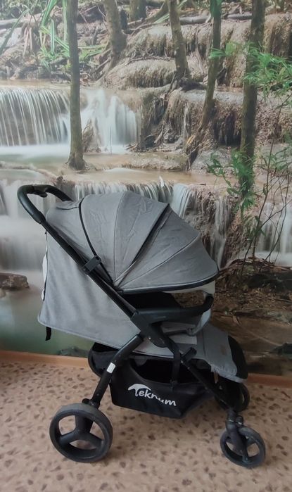 Продам прогулочную коляску