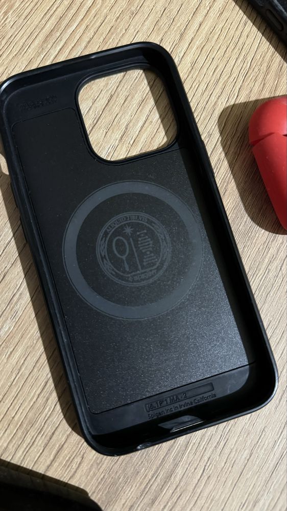 Калъфи за iPhone 13 PRO и калъфче за airpods 1/2