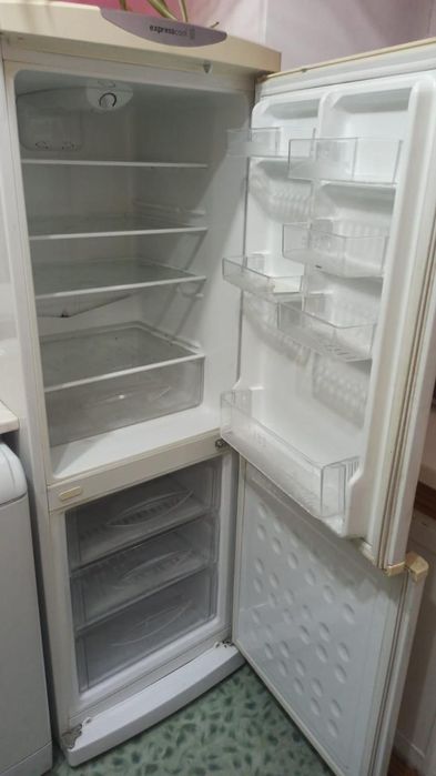 Срочно продам, холодильник Бирюса