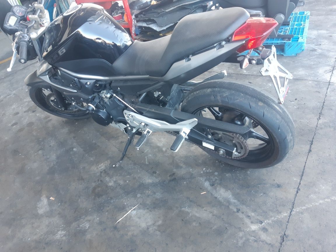 Мотоциклет Ямаха (Yamaha  XJ 6)-на части