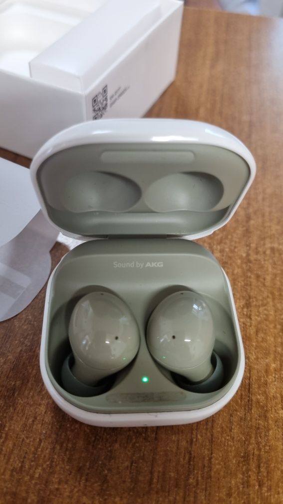 Samsung buds 2 Нови