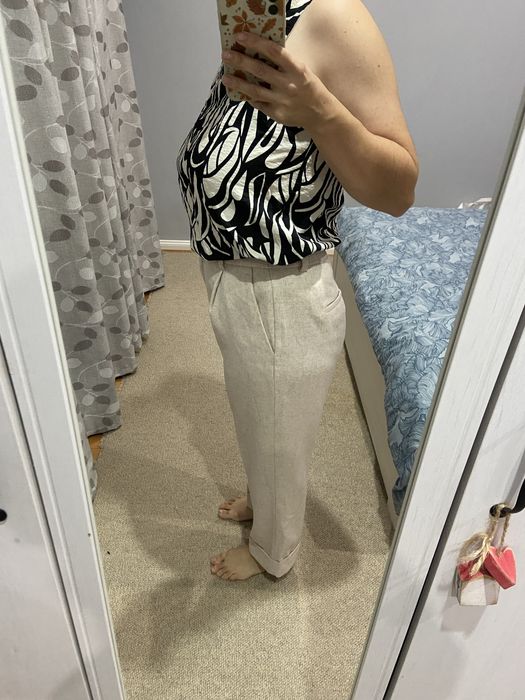 Pantaloni noi cu 47% lână, marimea 44