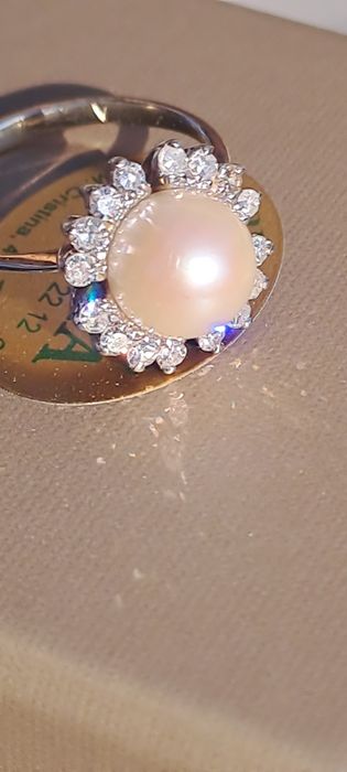 Inel aur 18 k cu diamante naturale și perla Akoya