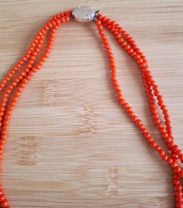 Колиета от естествени материали