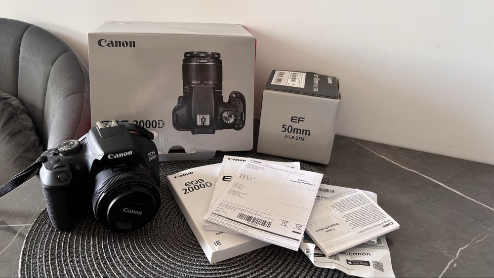 Canon EOS 2000D + obiectiv Canon 50mm