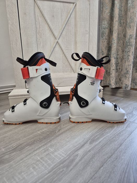 Clăpari Atomic Hawx 120 Ultra XTD ca noi