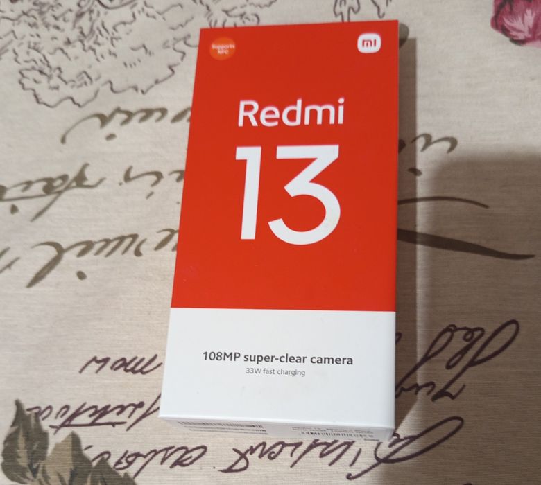 Продавам Xiaomi Redmi 13
