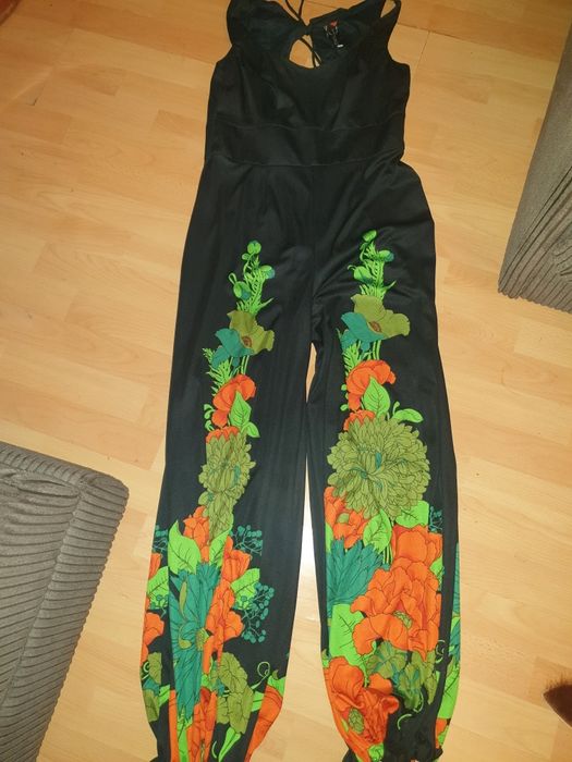 Vand salopeta neagra cu flori M/L