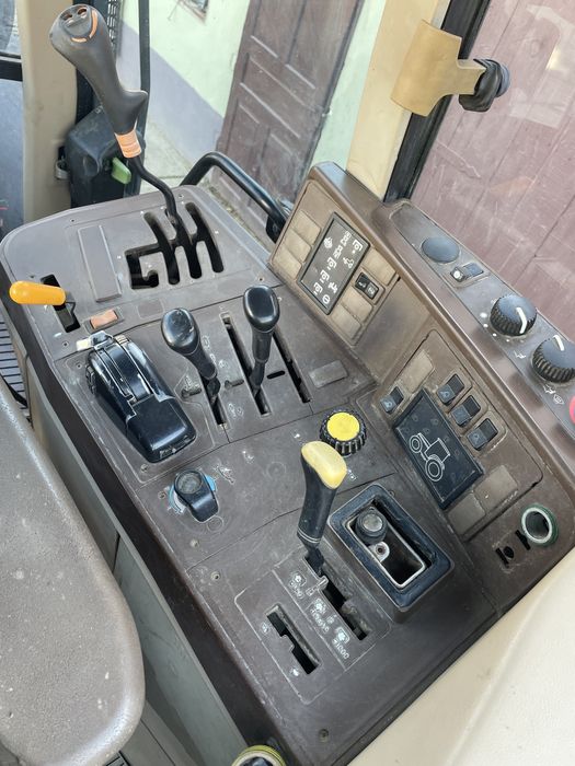 John deere 6610 cu incarcator frontal