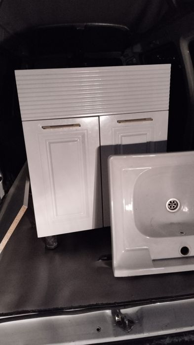 Раковина с тумбой