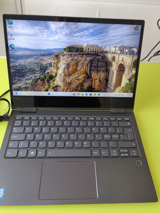 Lenovo YOGA 730-13IKB ,8GR,i5,256gn SSD