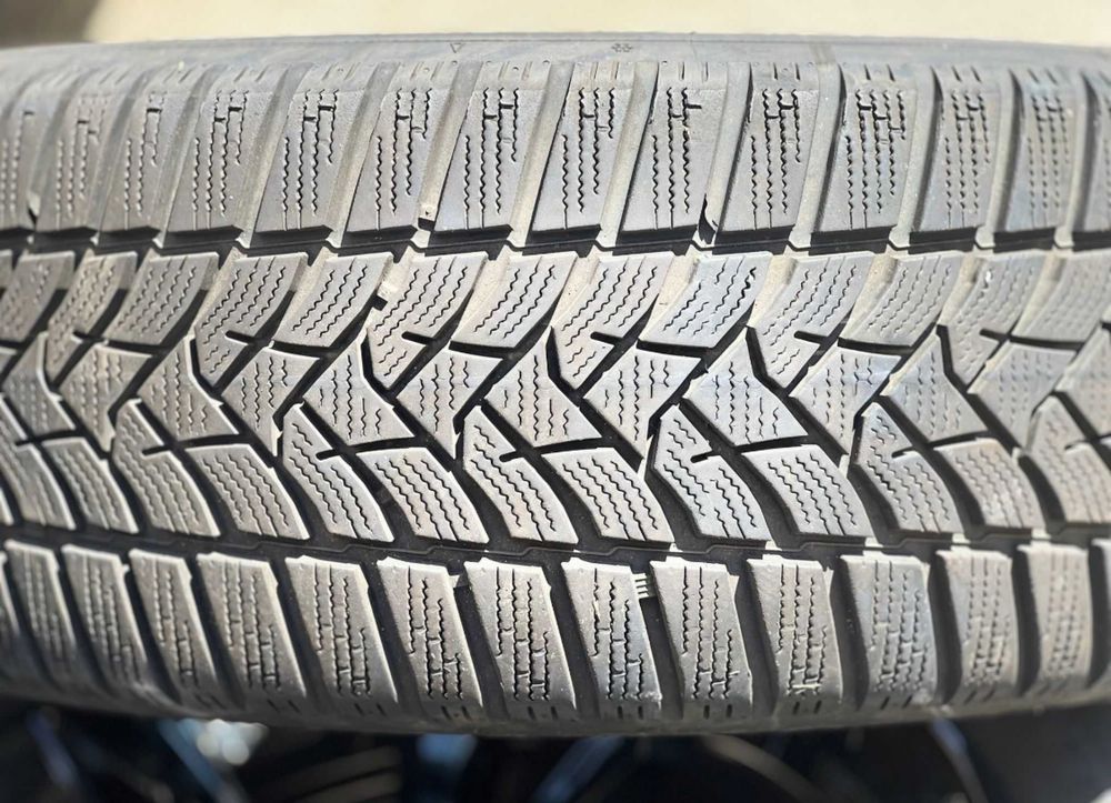 Зимни гуми Dunlop 215/50 R17