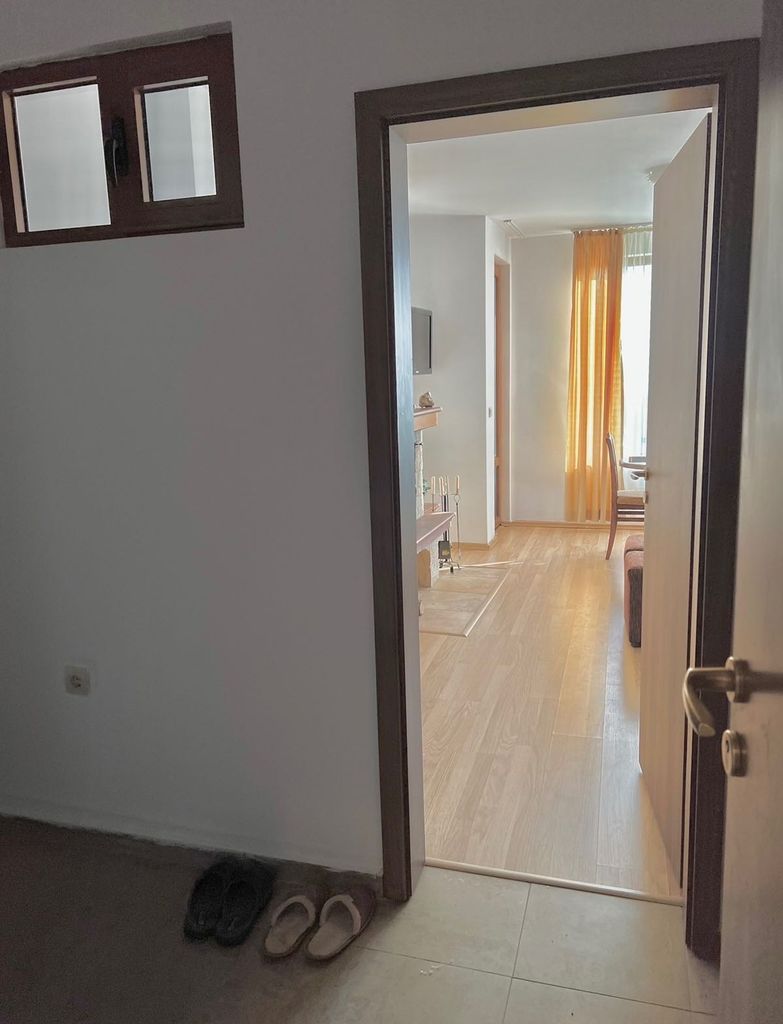 Дава се под наем Тристаен апартамент в Банско - 78 кв.м за 459 € - Снимка #2