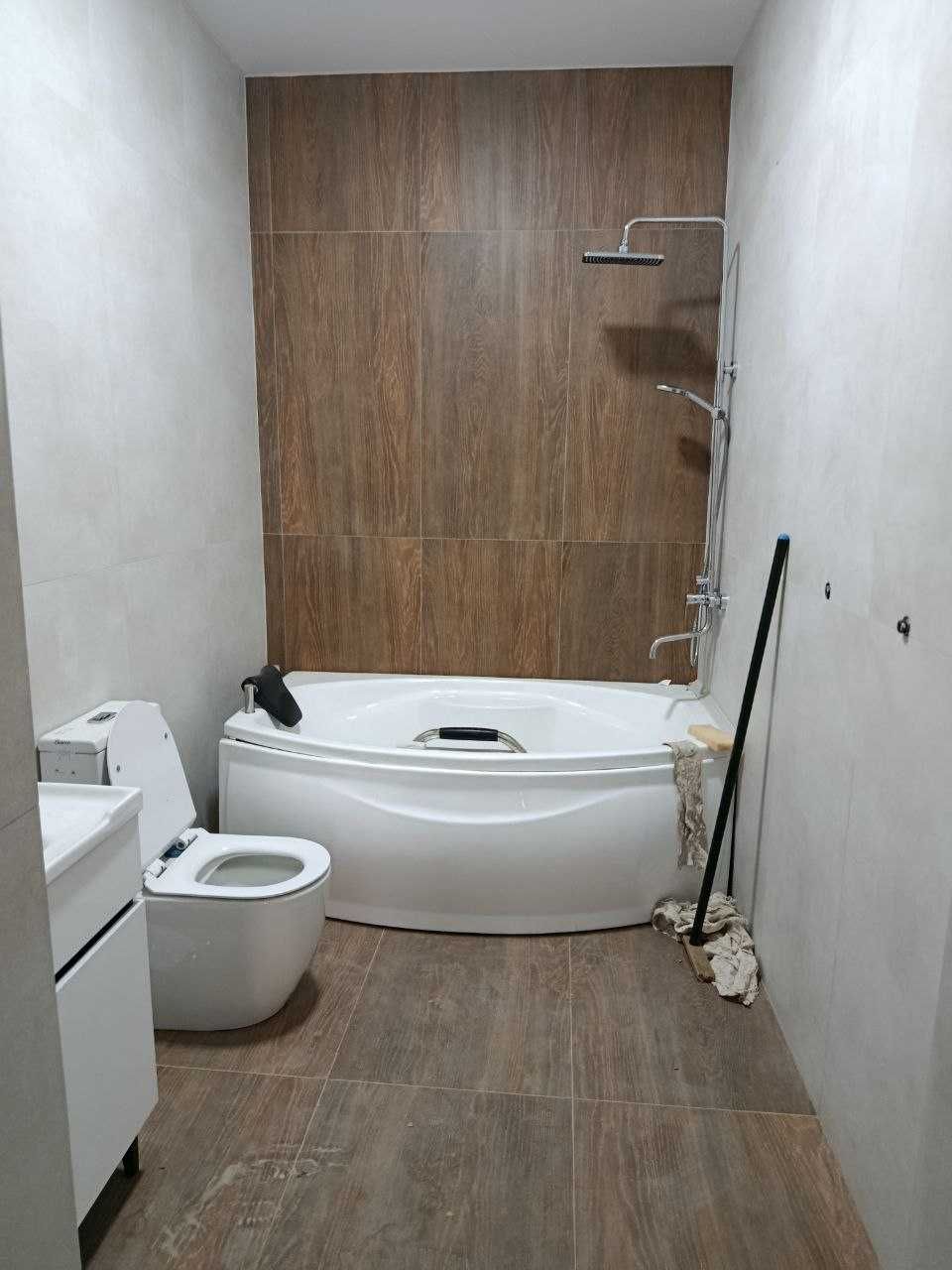 Срочно продается евродом ор-р Азербайджанский центр,3 ком,1,5 сотки.