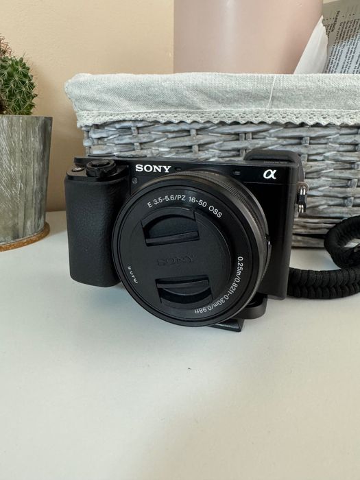 Sony a6100 + 2 обектива (в гаранция)