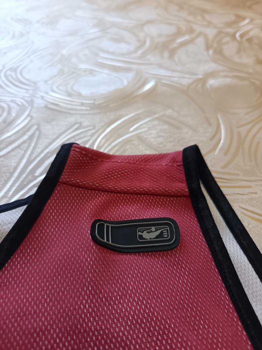 Vând maieu de baschet NBA