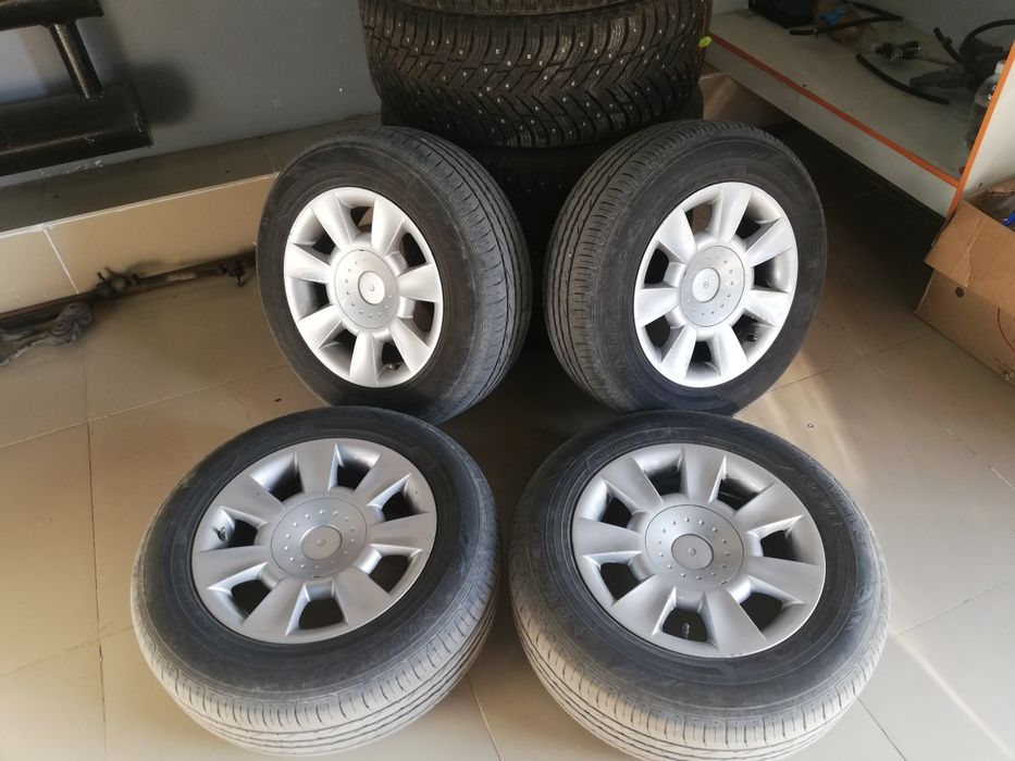 Продам комплект дисков с летней резиной.