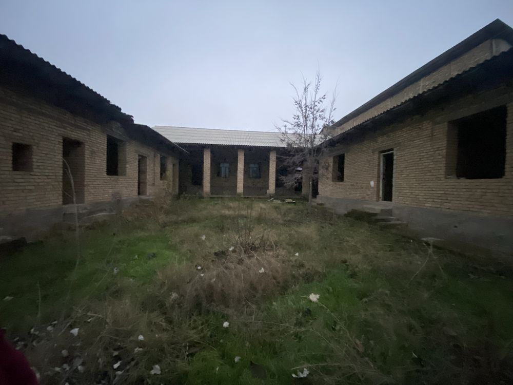 Zangota tumanida Toshkentdan 3 km uzoqlikda hovli joy sotiladi srochno